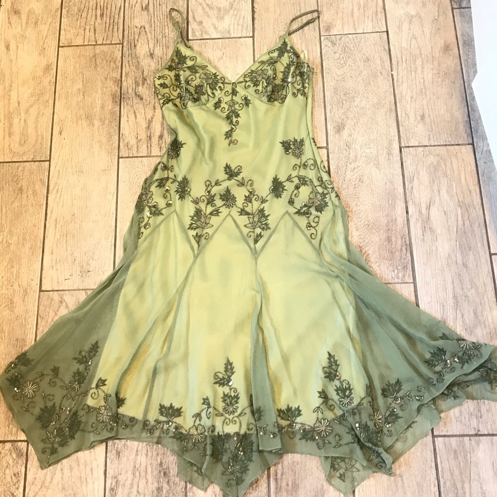 Adriana papel gown